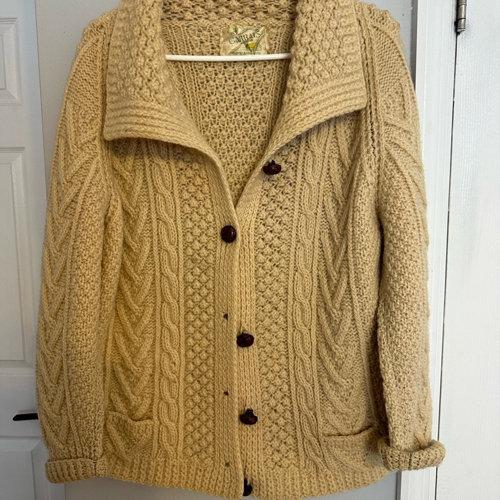 Authentic knitted Irish sweater ￼
